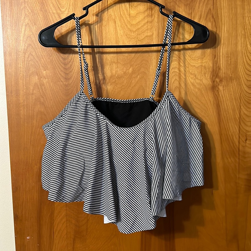 SHEIN Black & White Swimsuit Top